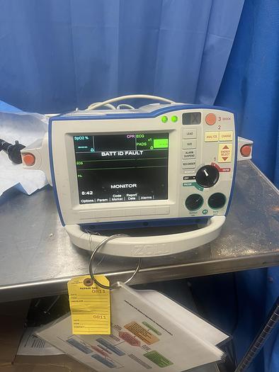 Used zoll ALS R Series Defib Fully Loaded w/ C02